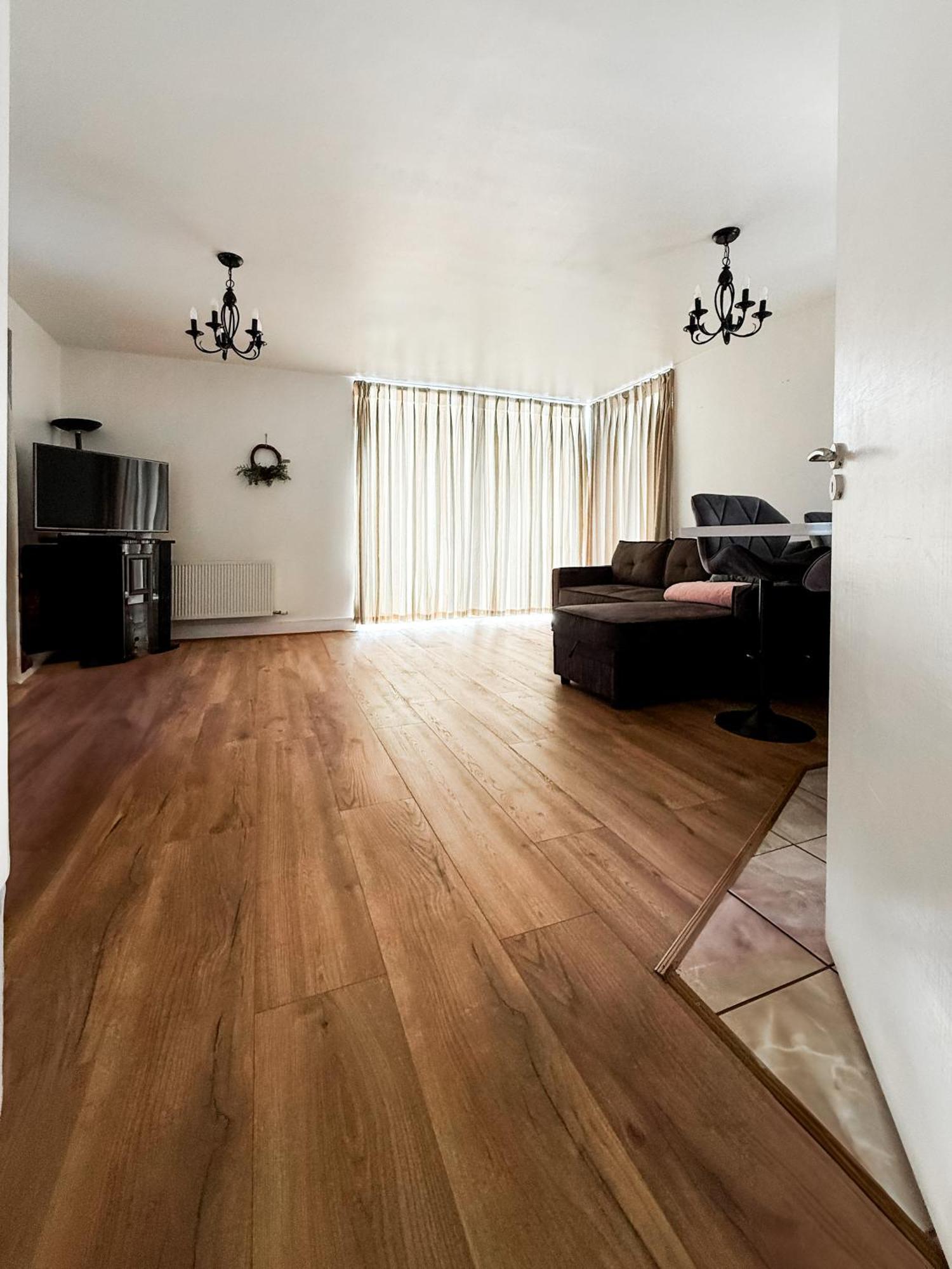 Skyview Retreat Spacious Comfort Lucan Extérieur photo