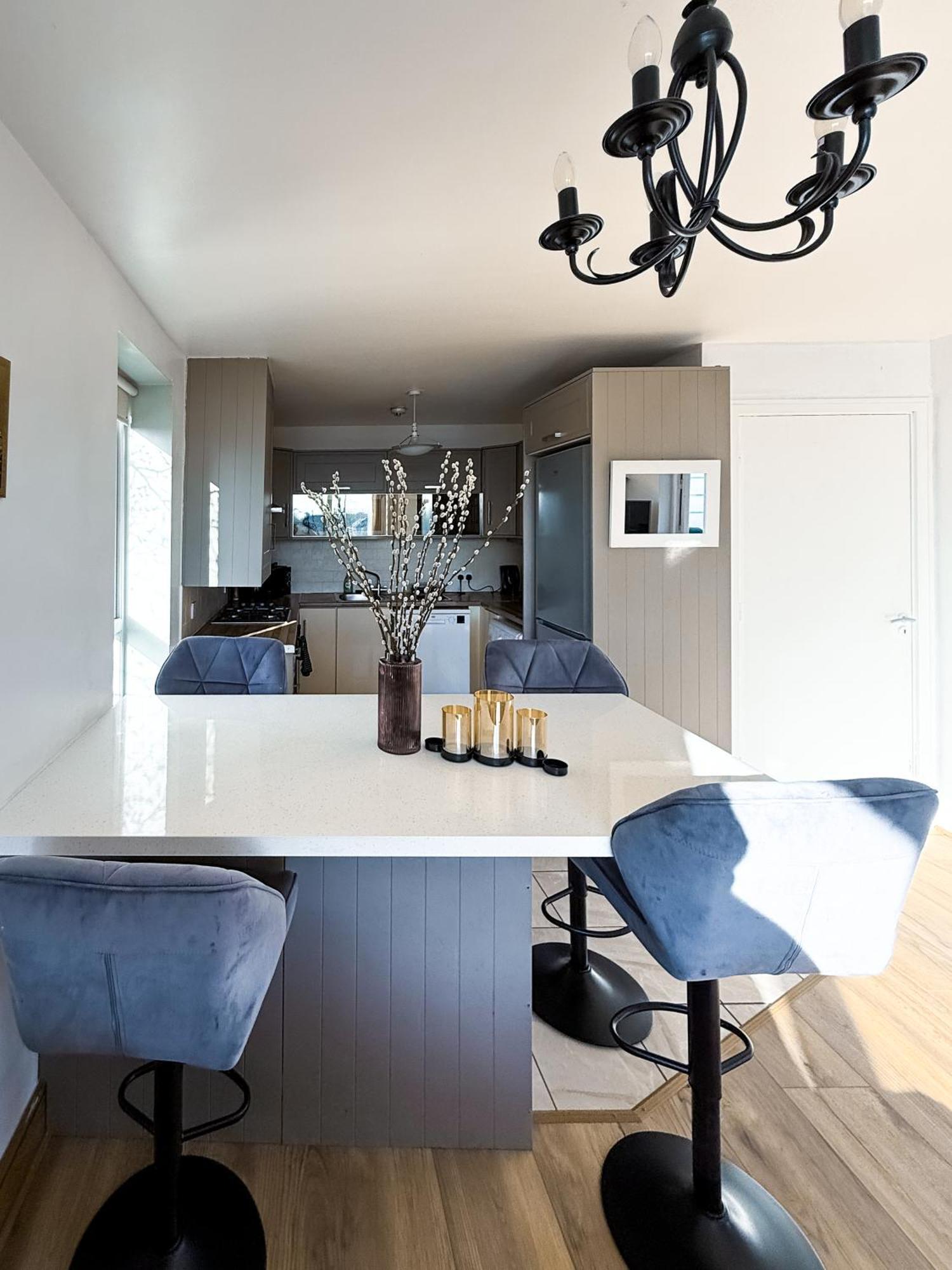 Skyview Retreat Spacious Comfort Lucan Extérieur photo