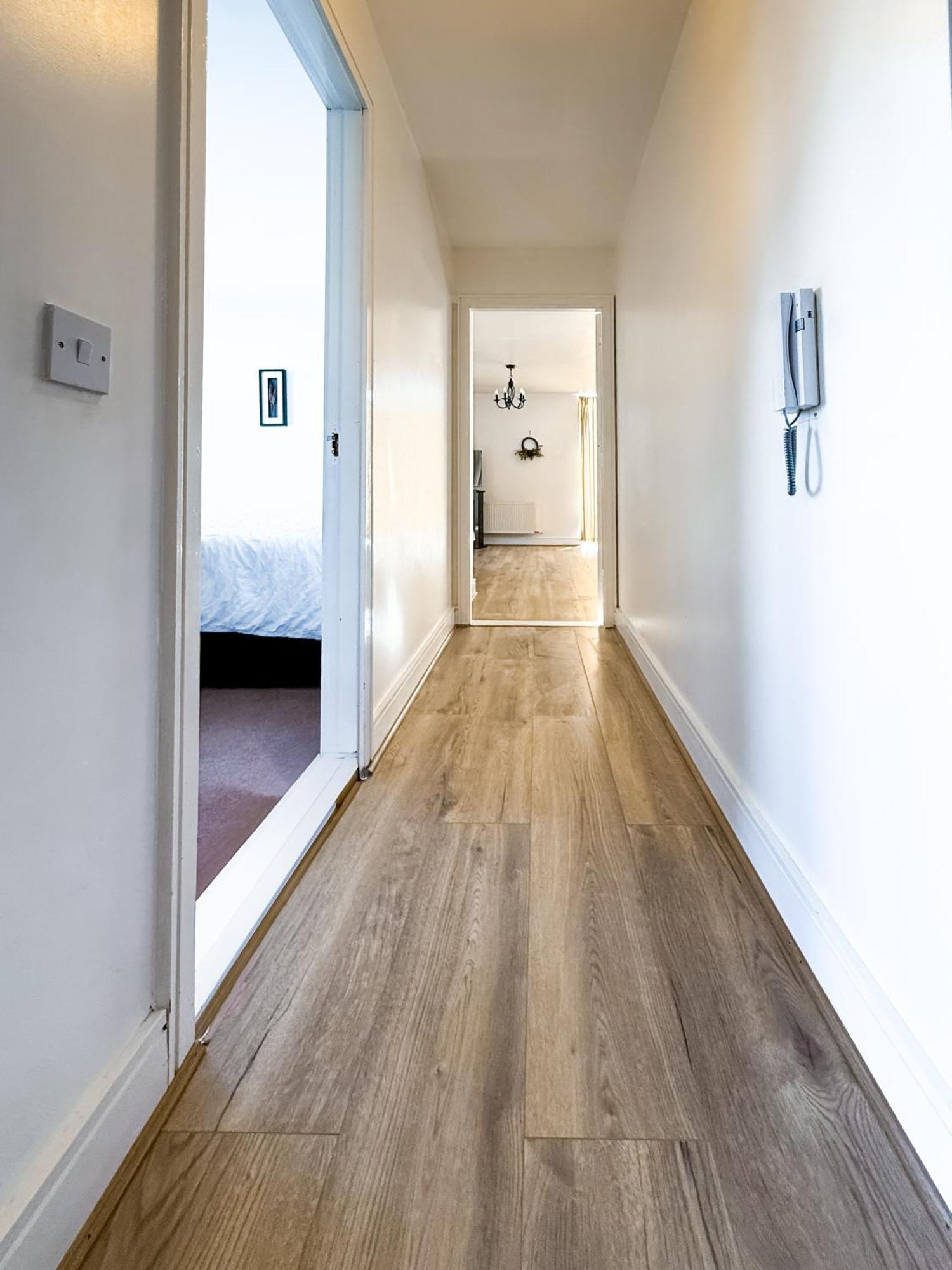 Skyview Retreat Spacious Comfort Lucan Extérieur photo